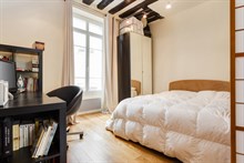 Furnished seasonal rental for 4 Paris Latin near Panthéon