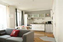 Short-term rental property w/ amenities near rue du Commerce Paris 15th
