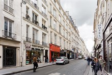 Business stays in 1-person or 2-person studio with loft, Paris 1st, Musée du Louvre