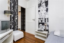 Turn-key apartment for 2 guests, walking distance to attractions, monthly rentals, rue Philippe de Girard Paris 18th