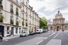 Furnished 6th-floor studio flat on rue Tournon for short-term rentals in Paris 6th