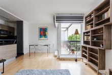 Short-stay flat rental for 2 guests with 2 rooms and terrace, Paris 12th district