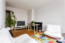 Distinctive 1-bedroom flat for 2 or 4 guests near Montparnasse Tower Paris 15th, short-term