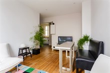 Romantic getaway in 2-person apartment in Paris 15th with spacious bedroom, monthly stays near Eiffel Tower