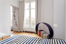 Fully furnished apartment with large kitchen and spacious bedroom with wifi in Paris 15th near Eiffel Tower, monthly rental