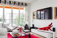 Weekly apartment rental for 2 with terrace, Butte Chaumont Paris 20th