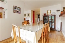 Monthly apartment rental for 2 guests with one bedroom, Porte de Saint Cloud, Near Paris