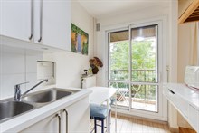 Short-stay apartment rental for 2 guests with 4 rooms and terrace near Paris