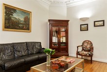 Authentic Parisian 1-bedroom apartment for business stays in Paris 16th on rue Lekain, monthly stays