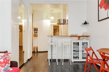 Long vacation stays for 2 guests in furnished apartment near Père Lachaise, Paris 20th