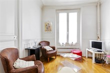 Furnished monthly apartment rental for 2 or 4 guests Père Lachaise, Belleville, Paris 20th