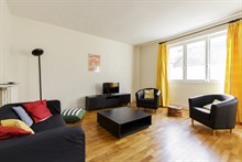 Monthly Short-term apartment rental for language stays in Paris 16th, 2 bedrooms, living room area perfect for studying, near Trocadero