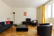 Honeymoon apartment rental in Passy Village near famous Bois de Boulogne with 2 romantic bedrooms, wifi, Paris 16th