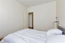 Turn-key apartment for long-term stays in France, extra privacy with 2 bedrooms and fold-out couch, Paris 16th