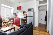 Turn-key apartment for 3 guests, walking distance to attractions, monthly rentals near Père Lachaise, 20th arrondissement of Paris