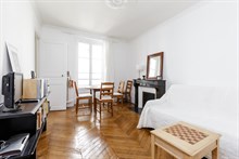 Short term 3 room apartment rental for 2 or 3 at Villiers Paris 17th district