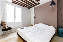 Appartement atypique de 2 pièces à louer à la semaine pour 2 ou 4 personnes dans le Marais Paris 4ème