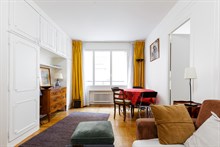 Location meublée mensuelle d'un appartement de 2 pièces confortable rue Pergolèse à Porte Maillot, Paris 16ème