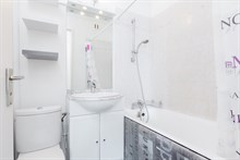 Appartement de 2 pièces confortable pour 2 ou 4 personnes à louer au mois en étage élevé à Gaîté Montparnasse Paris 14ème arrondissement