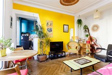 A louer au mois bel appartement meublé avec balcon filant pour 2 ou 4 personnes rue Sedaine à Bastille Paris 11ème