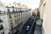 Appartement de 2 pièces à louer au mois avec balcon filant pour 2 ou 4 personnes rue Sedaine à Bastille Paris 11ème