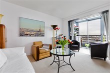 Location meublée d'un appartement meublé de 2 pièces pour 2 personnes avec véranda et vue panoramique aux Gobelins Paris 13ème