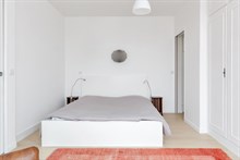 A louer au mois appartement meublé de 2 pièces moderne pour 2 personnes avec véranda et vue panoramique aux Gobelins Paris 13ème