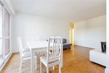 Location meublée temporaire d'un F2 confortable avec 1 chambre, balcon et parking à Boucicaut Paris 15ème arrondissement