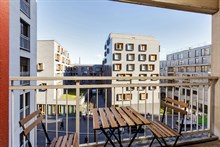F2 meublé à louer en courte durée au mois avec 1 chambre, balcon et parking à Boucicaut Paris 15ème