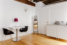 Location meublée confortable d'un studio agréable pour 2 à Maubert Mutualité dans le quartier Latin Paris 5ème