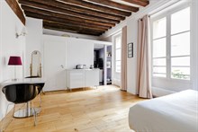 Location de courte durée d'un studio refait à neuf et confortable pour 2 à Maubert Mutualité dans le quartier Latin Paris 5ème