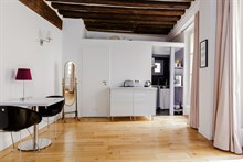 Location meublée confortable d'un appartement de standing pour 2 à Maubert Mutualité dans le quartier Latin Paris 5ème arrondissement