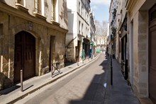 Location meublée confortable d'un studio agréable pour 2 à Maubert Mutualité dans le quartier Latin Paris 5ème arrondissement