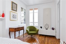 Location à la semaine d'un appartement de standing de 2 pièces pour 2 rue Truffaut aux Batignolles Paris 17ème