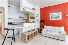 Location meublée mensuelle d'un appartement de 2 pièces confortable rue de Sèvres à Duroc Paris 6ème