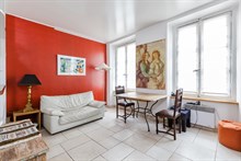 A louer en courte durée pour 2 bel appartement de 2 pièces rue de Sèvres à Duroc Paris 6ème arrondissement