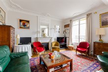 Location meublée de courte durée d'un appartement de 2 chambres avec balcon aménagé pour 6 à Beaugrenelle au pied de Charles Michel Paris 15ème