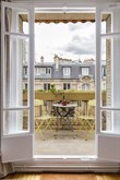Location meublée de standing d'un F3 agréable avec 2 chambres doubles et balcon filant à Beaugrenelle au pied de Charles Michel Paris 15ème
