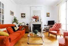 Location meublée à la semaine d'un appartement de 3 pièces avec 2 chambres doubles pour 4 personnes à deux pas de Montmartre Paris 18ème