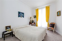 Location meublée confortable à la semaine d'un F3 avec 2 chambres doubles pour 4 personnes à deux pas de Montmartre Paris 18ème