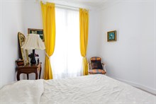 A louer à la semaine bel appartement de 3 pièces avec 2 chambres doubles pour 4 personnes à deux pas de Montmartre Paris 18ème