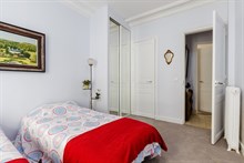Location meublée mensuelle d'un F3 agréable avec 2 chambres doubles pour 4 personnes à deux pas de Montmartre Paris 18ème