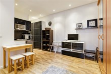 Location meublée mensuelle d'un studio moderne pour 2 à Jules Joffrin Clignancourt Paris 18ème