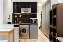 Studio agréable pour 1 ou 2 personnes à louer en courte durée au mois à Jules Joffrin Clignancourt Paris 18ème arrondissement