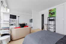 A louer en courte durée à la semaine studio confortable pour 2 à Cambronne Paris 15ème arrondissement