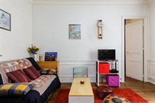 Location meublée confortable d'un F2 agréable entre Place de Clichy et Montmartre Paris 18ème arrondissement