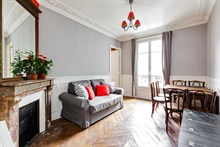 A louer à la semaine bel appartement de 2 pièces confortable pour 4 personnes à Belleville Ménilmontant Paris 20ème