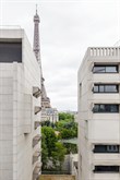 Location à la semaine d'un studio confortable pour 4 personnes avec terrasse et vue Tour Eiffel à bir Hakeim Paris 15ème