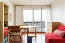 Location meublée à la semaine d'un F3 pour 6 avec terrasse et vue sur Paris à Garibaldi, Saint Ouen