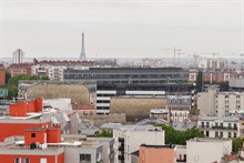 Location meublée confortable d'un F3 pour 4 à 6 personnes avec terrasse et vue sur Paris à Garibaldi, Saint Ouen